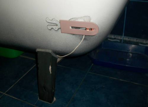 Вариант заземления акриловой ванны