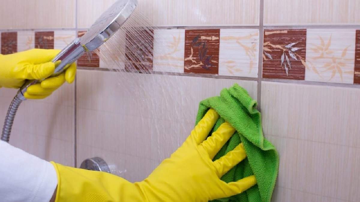 Как и чем очищать плитку в ванной комнате?